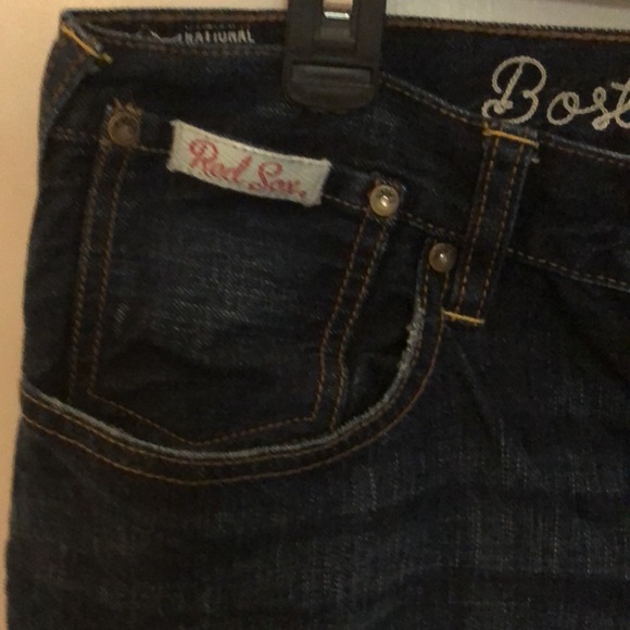 Boston Red Sox MLB Premium Denim Jeans W34L32 - Picture 3 of 9